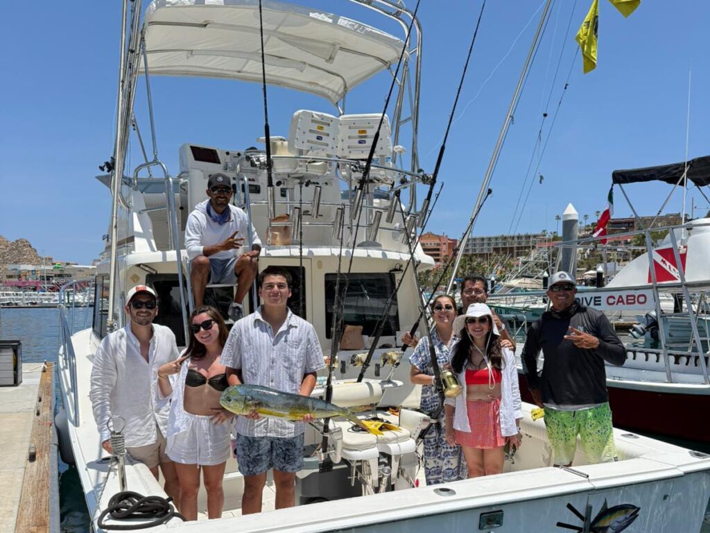 35' Cabo Flybridge AC cabin 1-6pax Group Back