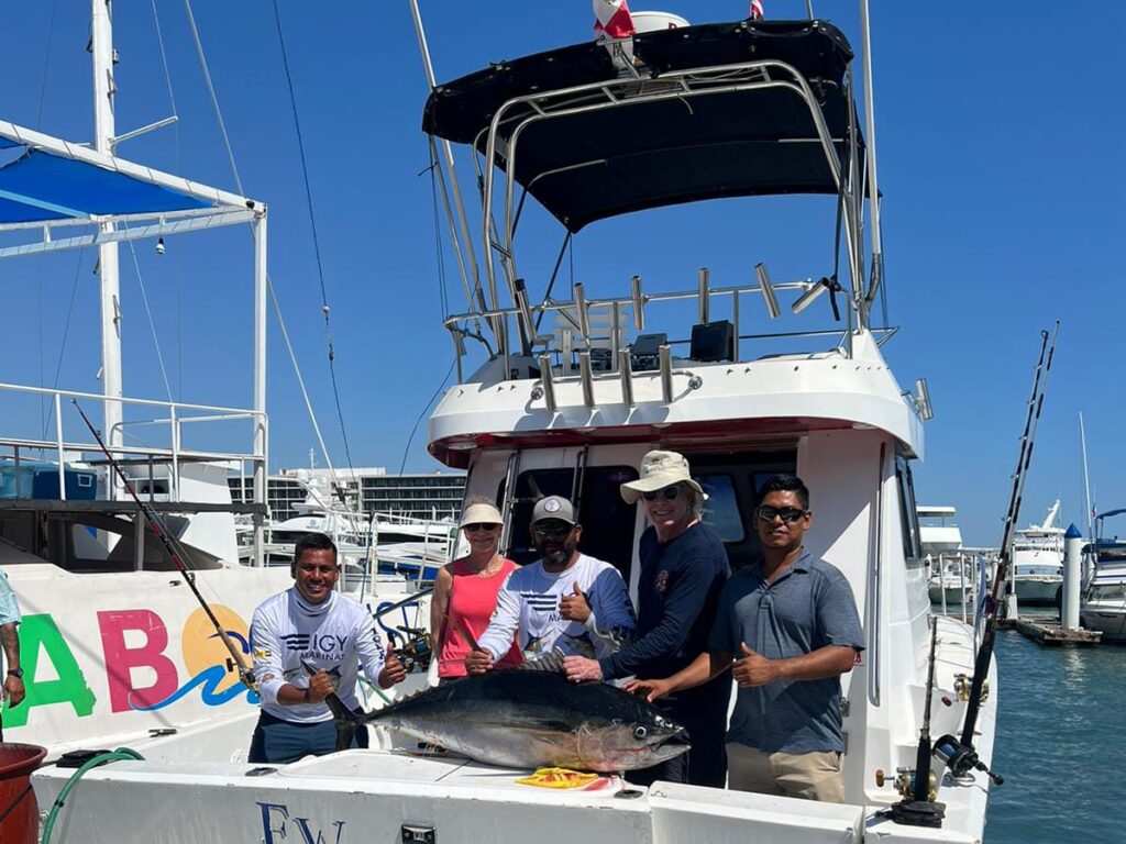 38' EW Leisure AC cabin 1-8 pax Backside