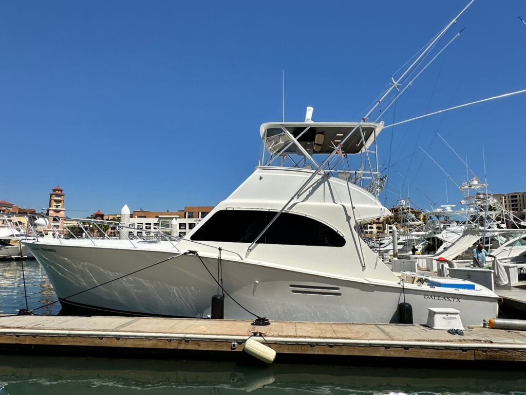 42' Post AC Cabin Side View