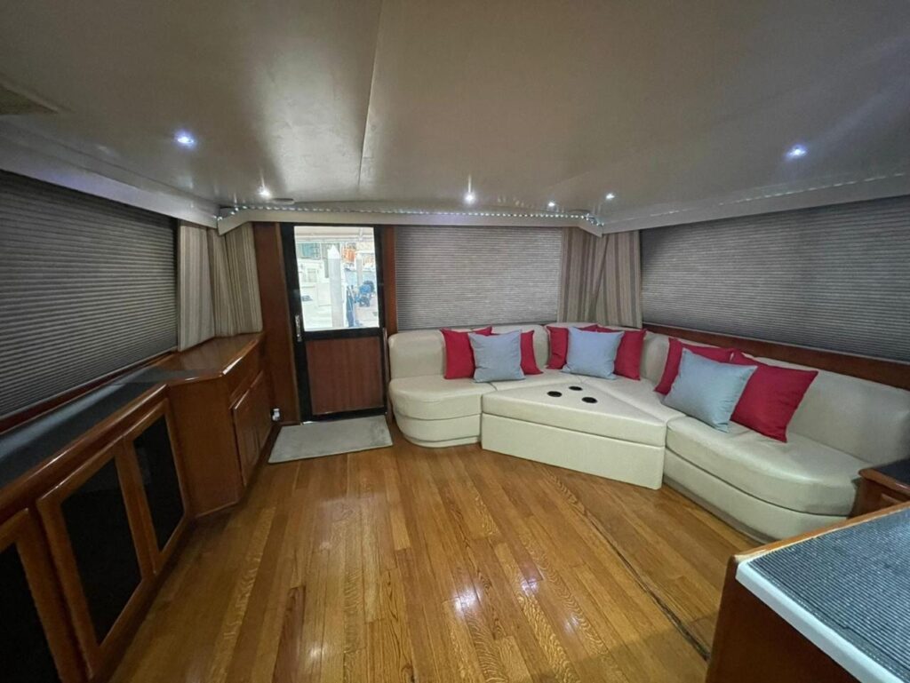 58'VIKING 1-10 pax Interior 4