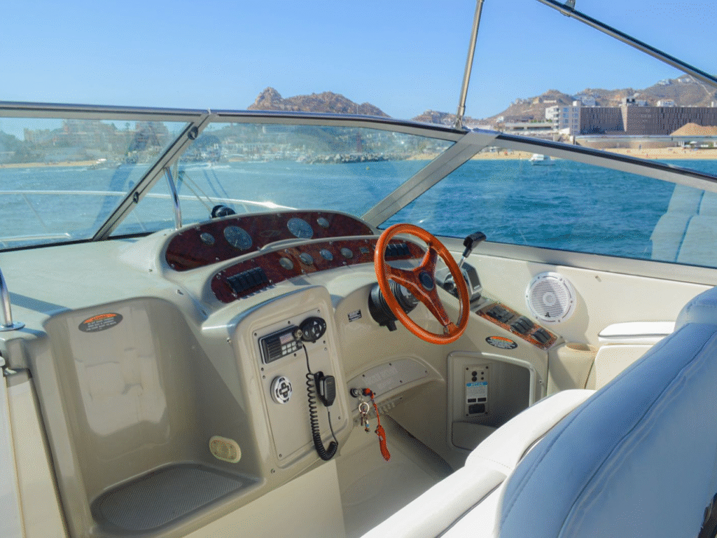 32' Maxum Watering Hole 7