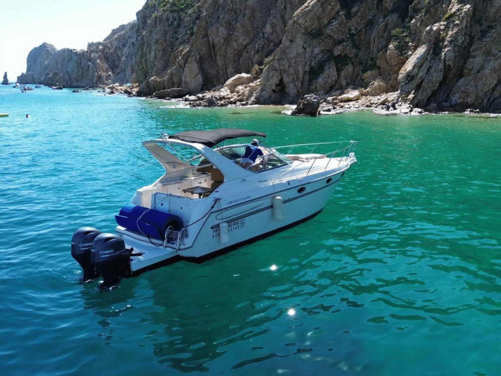 32' Maxum Watering Hole 8